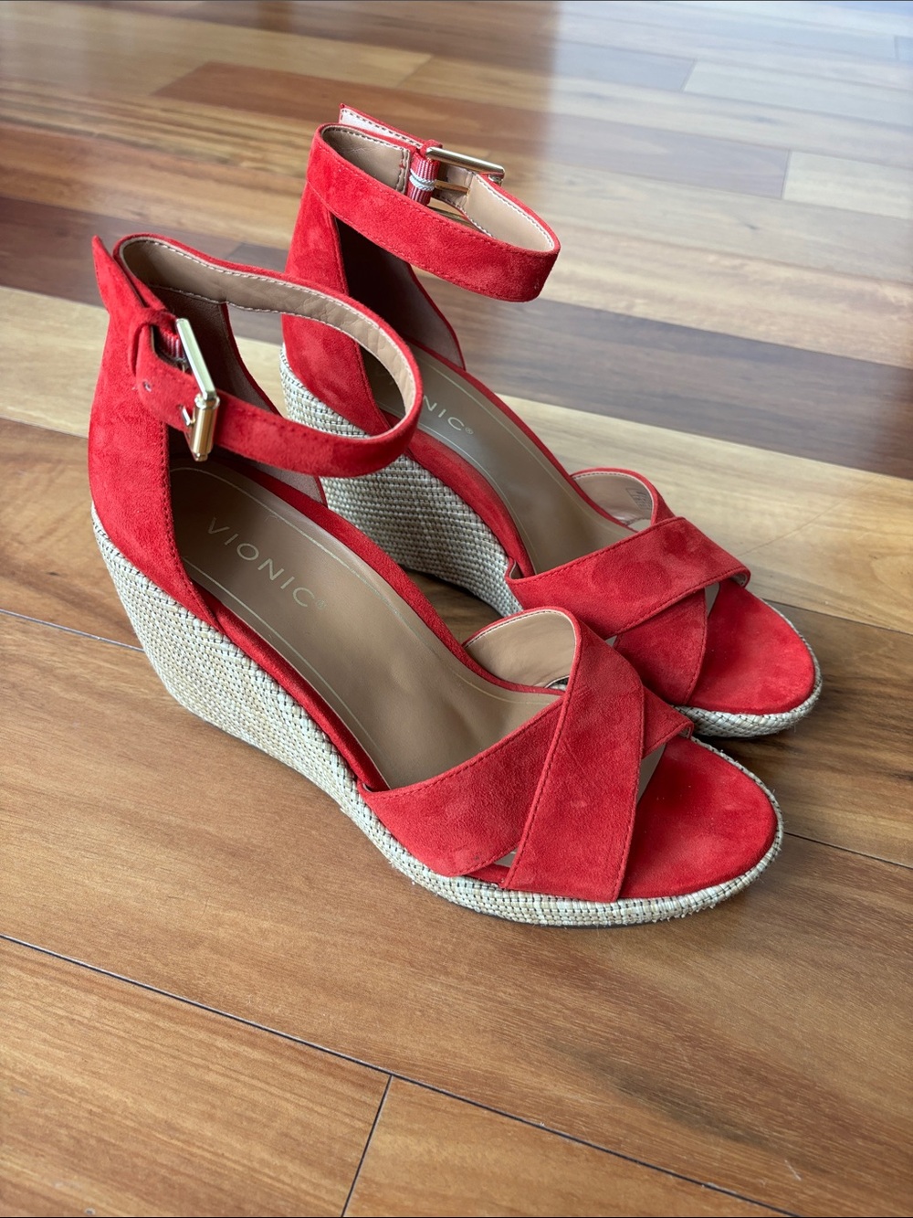 NWT Vionic wedge heels